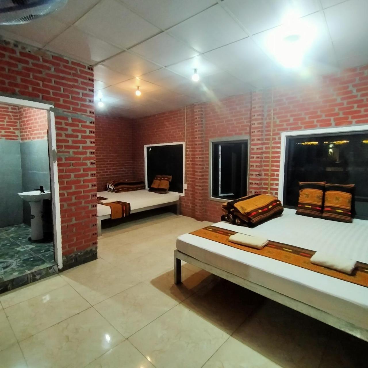 Du Gia Homestay Friendly Làng Cac Exterior foto
